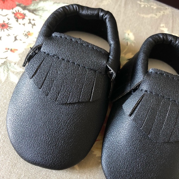 ❕Baby Fringe Moccasins❕ - Picture 3 of 4